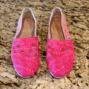 Toms pink flats